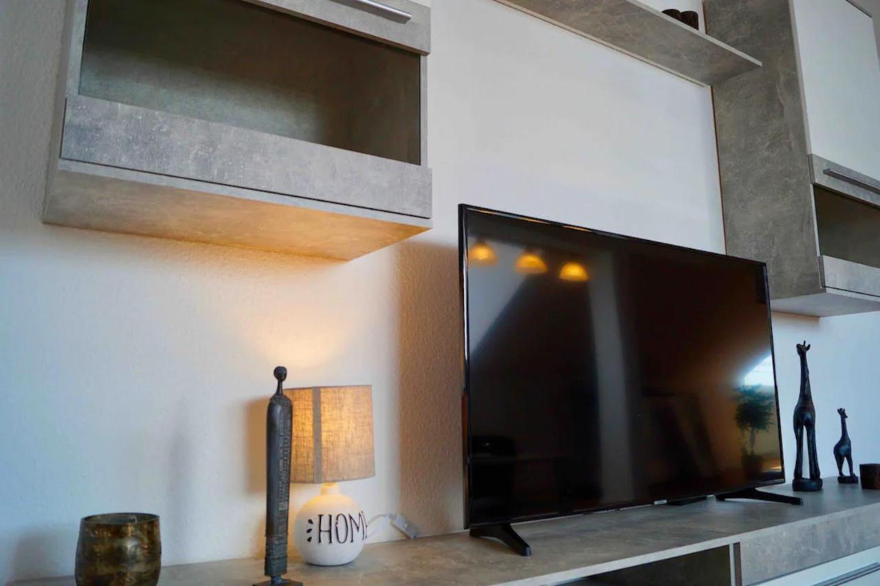 Apartment Wohlfuehlen In Der Bauhausstadt Mit Netflix